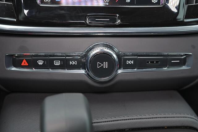 Volvo V90 T6 Recharge AWD Plus Bright - IntelliSafe Assist & Surround - 360º Camera - Harman/Kardon audio - Adaptieve LED koplampen - Verwarmde voorstoelen & stuur - Parkeersensoren voor & achter - Elektr. bedienb. voorstoelen met geheugen - 19' LMV