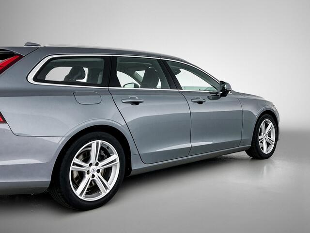 Volvo V90 D4 190PK Automaat Luxury / Navigatie / Adap-cruise / park-assist / Memory sportseats / leder int. / Trekhaak / 18" Lmv / Apk 04-2026