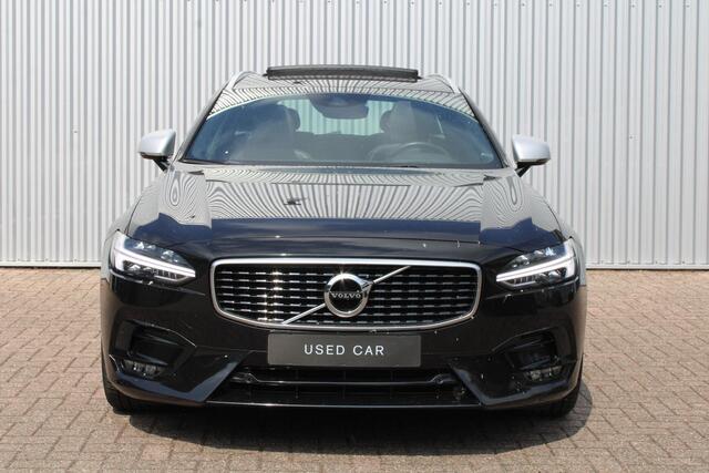 Volvo V90 T4 Automaat Business Sport | Panoramadak | Verwarmbare voorstoelen, achterbank en stuurwiel | Keyless Entry | Premium audio by Harman Kardon incl CD | Standkachel | Achteruitrijcamera | Zonnescherm in zijruiten | DAB Ontvanger | Apple Carplay/Andriod auto