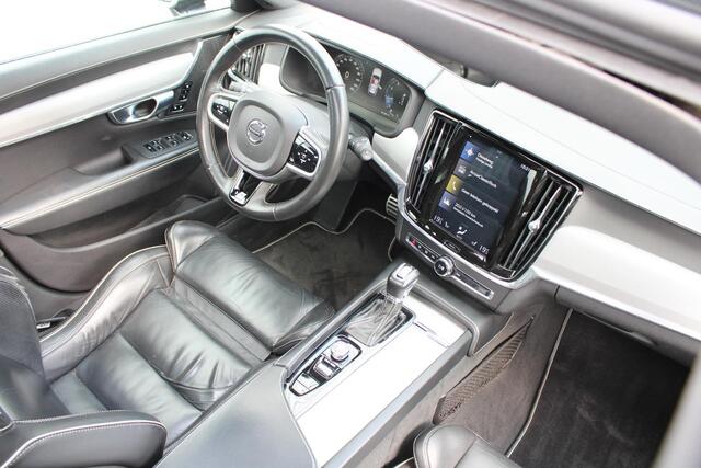 Volvo V90 T4 Automaat Business Sport | Panoramadak | Verwarmbare voorstoelen, achterbank en stuurwiel | Keyless Entry | Premium audio by Harman Kardon incl CD | Standkachel | Achteruitrijcamera | Zonnescherm in zijruiten | DAB Ontvanger | Apple Carplay/Andriod auto
