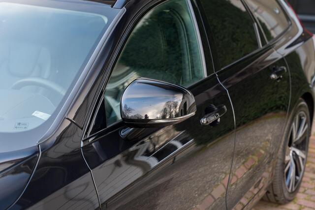 Volvo V90 2.0 T8 Plug-in hybrid AWD Ultimate Dark 455 PK TREKHAAK | PANO | MASSAGE | 360 CAM | STOELVENTILATIE