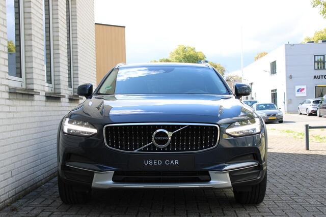 Volvo V90 Cross Country T5 Automaat 90th Anniversary Edition | Dealeronderhouden | Lederen bekleding | Adaptieve Cruise Control | BLIS | Verwarmbare voorstoelen | Elektrisch bedienbare achterklep | Parkeercamera achter | Parkeersensoren voor en achter |