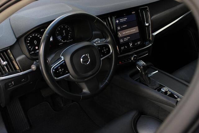 Volvo V90 Cross Country T5 Automaat 90th Anniversary Edition | Dealeronderhouden | Lederen bekleding | Adaptieve Cruise Control | BLIS | Verwarmbare voorstoelen | Elektrisch bedienbare achterklep | Parkeercamera achter | Parkeersensoren voor en achter |