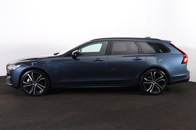 Volvo V90 T6 Recharge AWD Plus Dark - Luchtvering - IntelliSafe Assist & Surround - 360º Camera - Harman/Kardon audio - Adaptieve LED koplampen - Verwarmde voorstoelen, stuur & achterbank - Parkeersensoren voor & achter - Elektr. bedienb. voorstoelen met geheugen -