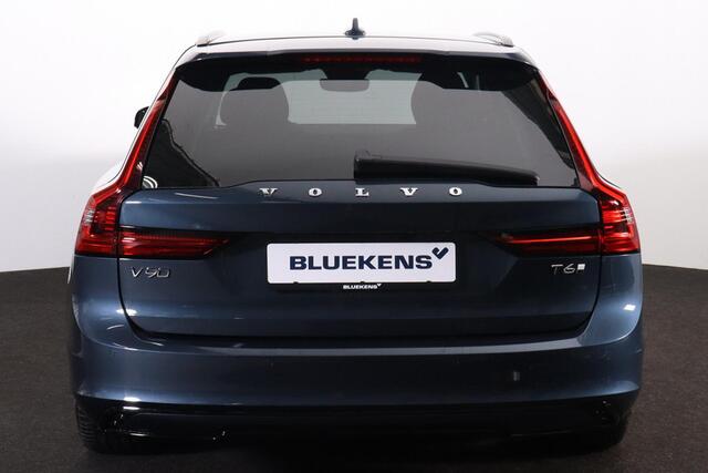Volvo V90 T6 Recharge AWD Plus Dark - Luchtvering - IntelliSafe Assist & Surround - 360º Camera - Harman/Kardon audio - Adaptieve LED koplampen - Verwarmde voorstoelen, stuur & achterbank - Parkeersensoren voor & achter - Elektr. bedienb. voorstoelen met geheugen -