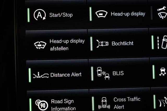 Volvo V90 Cross Country 2.0 T5 AWD Pro | SCANDINAVIAN / LUXURY- LINE | PANORAMADAK | HEAD UP | STUURVERWARMING | TREKHAAK