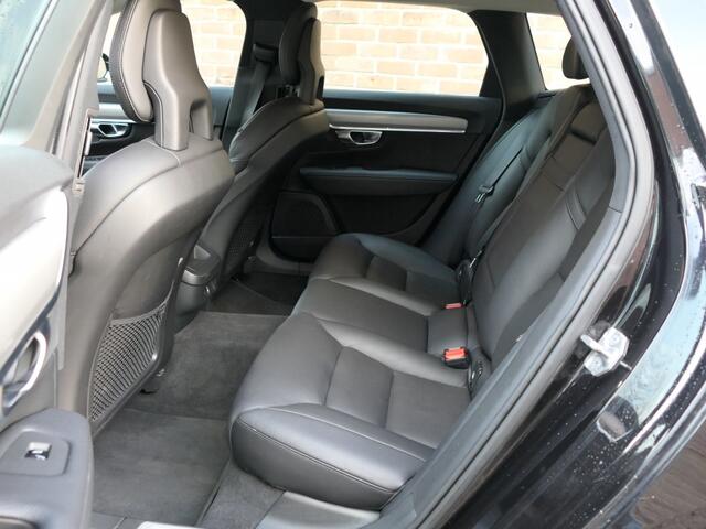 Volvo V90 T4 AUT Momentum 12MND garantie / Trekhaak / BLIS / Pilo