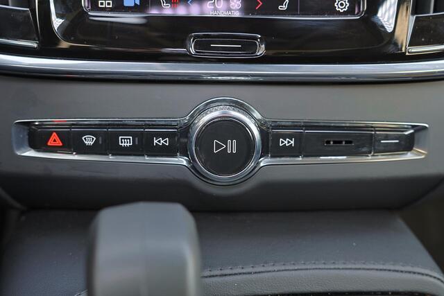 Volvo V90 T6 Recharge AWD Plus Bright - Panorama/schuifdak - IntelliSafe Assist & Surround - Harman/Kardon audio - Adaptieve LED koplampen - Parkeercamera achter - Verwarmde voorstoelen, stuur & achterbank - Parkeersensoren voor & achter - Elektr. bedienb. voorstoe