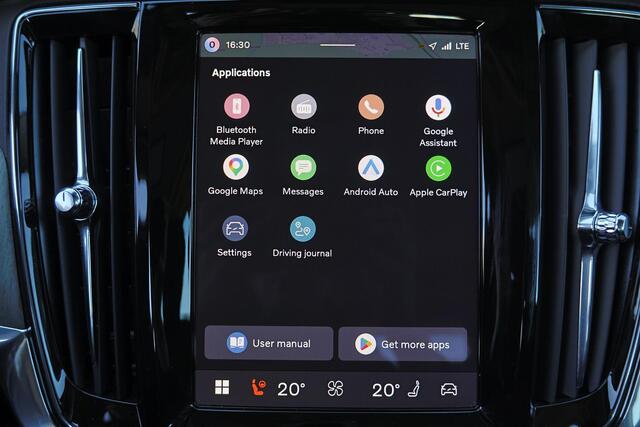 Volvo V90 T8 Recharge AWD Ultra Dark - Luchtvering - Panorama/schuifdak - IntelliSafe Assist & Surround - 360º Camera - Bowers & Wilkins audio - Adaptieve LED koplampen - Verwarmde voorstoelen, stuur & achterbank - Parkeersensoren voor & achter - Elektr. bedienb. v