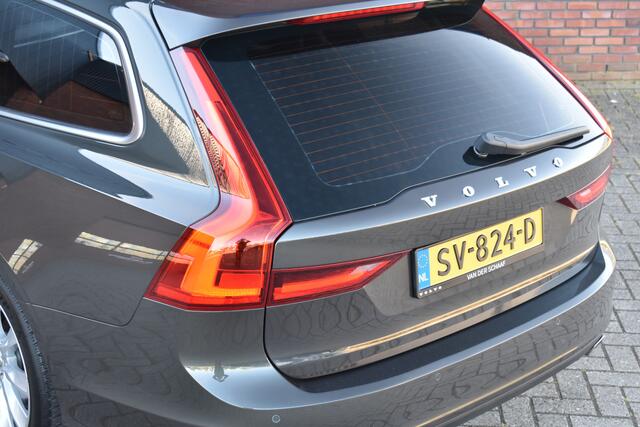 Volvo V90 T4 190PK Momentum | Trekhaak | BLIS | Keyless | Stoel en stuur verwarming | Panoramadak
