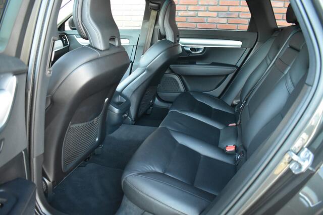 Volvo V90 T4 190PK Momentum | Trekhaak | BLIS | Keyless | Stoel en stuur verwarming | Panoramadak
