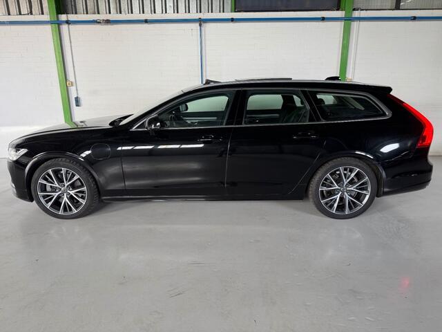 Volvo V90 2.0 T8 AWD PLUG-IN HYBRIDE / MOMENTUM / Panoramadak / Lederen bekleding / AppleCarplay / Boekjes aanwezig.