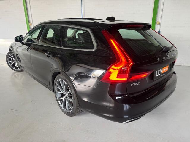 Volvo V90 2.0 T8 AWD PLUG-IN HYBRIDE / MOMENTUM / Panoramadak / Lederen bekleding / AppleCarplay / Boekjes aanwezig.