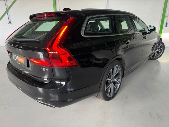 Volvo V90 2.0 T8 AWD PLUG-IN HYBRIDE / MOMENTUM / Panoramadak / Lederen bekleding / AppleCarplay / Boekjes aanwezig.