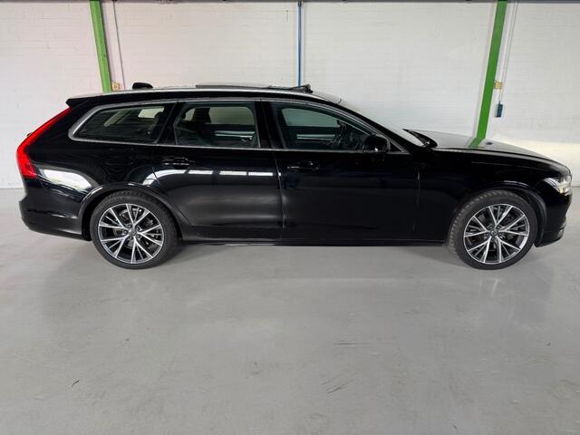 Volvo V90 2.0 T8 AWD PLUG-IN HYBRIDE / MOMENTUM / Panoramadak / Lederen bekleding / AppleCarplay / Boekjes aanwezig.