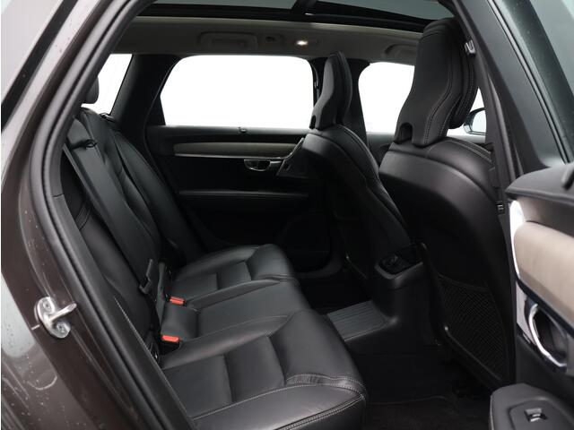 Volvo V90 2.0 T8 Plug-in hybrid AWD Ultra Dark / Trekhaak / B&W Audio / Stoelventilatie+Massage / Head-Up Display / 360 Camera / Gelamineerd Glas / Elektrische Stoelen /