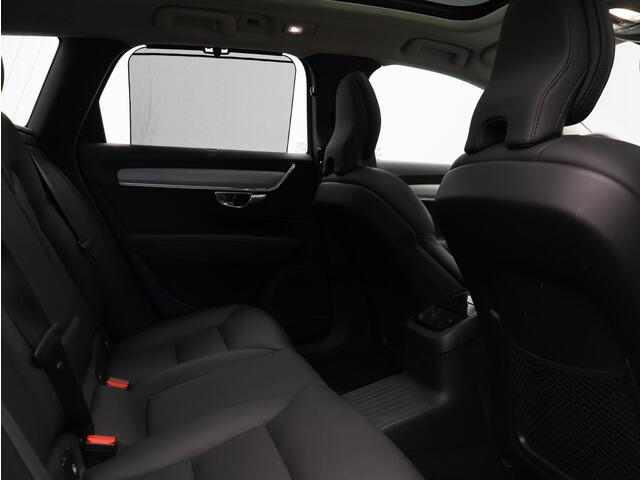 Volvo V90 T6 AWD Plug-in hybrid Ultra Dark Trekhaak / Pan. dak / 360 camera/ Head up display/ Harman Kardon / 20" / Stoel+stuur+achterbankverwarming
