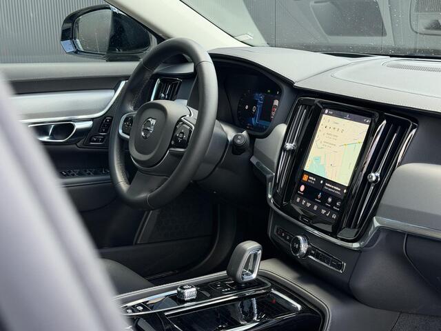 Volvo V90 2.0 T6 Plug-in hybrid AWD Ultra Dark BLACK EDITION / 360 camera/ intellisafe/ schuifdak/climate/ head up display/ trekhaak