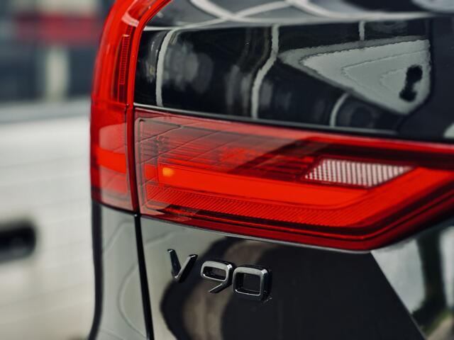 Volvo V90 2.0 T4 R-Design | Blackline | Automaat | Panodak | Trekhaak | Adapt Cruise | Standkachel | Keyless | Incl. btw