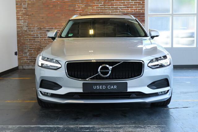 Volvo V90 T4 Business Luxury+ | Panoramadak | Electrische bedienbare voorstoel | Parkeerverwarming | Semi-Electrische Wegklapbare Trekhaak | 18'' Lichtmetalen velgen | BLIS | Dealeronderhouden |