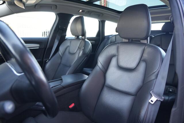 Volvo V90 2.0 T5 Momentum 255pk Panoramdak/Trekhaak/Navigatie