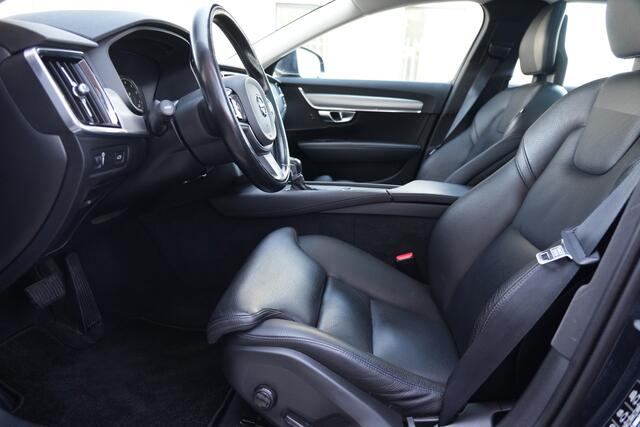 Volvo V90 2.0 T5 Momentum 255pk Panoramdak/Trekhaak/Navigatie