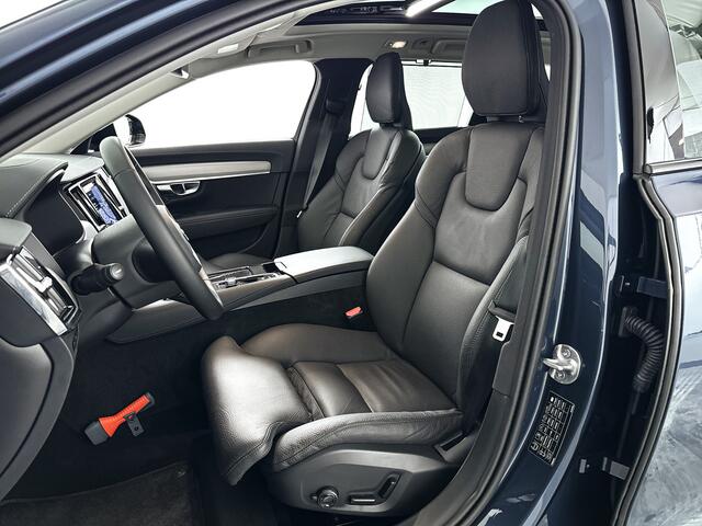 Volvo V90 T8 Plug-in hybrid AWD Ultra Dark | SOH 100% | Panoramadak | 360° camera | Harman Kardon | Head-up display | Stoel- en Stuurverwarming | Trekhaak