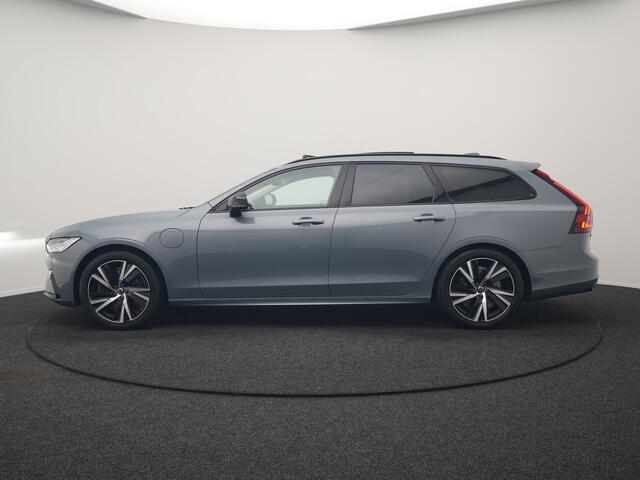 Volvo V90 T6 AWD Plus Dark PHEV 350pk Dealer O.H. | Trekhaak Af Fabriek | Panodak | Adaptive Cruise | Camera | Harman / Kardon | Lederen Comfortzetels Memory & Ventilatie | Keyless | Blis | Stoelen & Stuur Verwarmd | Apple Carplay | Google | Plug In Hybrid |