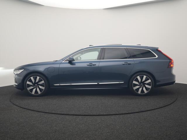 Volvo V90 T6 AWD Plus Bright LONG RANGE PHEV 350pk Dealer O.H. | Trekhaak Af Fabriek | Panodak | Adaptive Cruise | Camera | Harman / Kardon | Lederen Sportstoelen Memory & Verwarmd | Keyless | Blis | Stuur Verwarmd | Apple Carplay | Google Assistent | Plug In Hybri