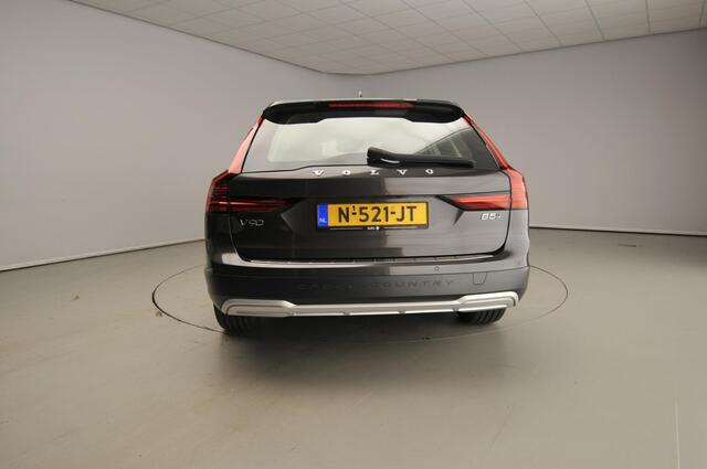 Volvo V90 Cross Country 2.0 B5 AWD Pro | Trekhaak | Schuifdak | Stoelverwarming v+a | LED | HUD