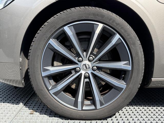 Volvo V90 2.0 T6 AWD Inscription PHEV, Automaat, Panoramadak, Luchtvering, Leder, Head-up display, Stoel- en stuurverwarming, Harman Kardon audio, Extra getinte ramen achter, Parkeerverwarming met timer