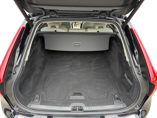 Volvo V90 T4 GT Inscription | Scandinavian line | Versatility line | Schakelpaddles | 20'' Licht metalen velgen | Polestar tuning