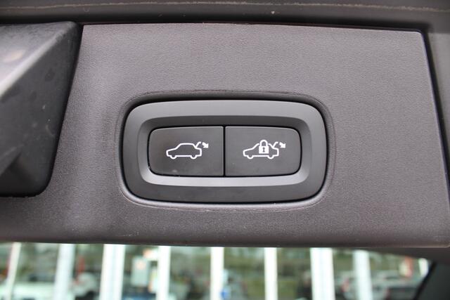Volvo V90 B4 198PK Momentum Business | Adapt. Cruise | Trekhaak | Draadloze telefoonlader | Verw. Stoel & Stuurwiel | Leder |