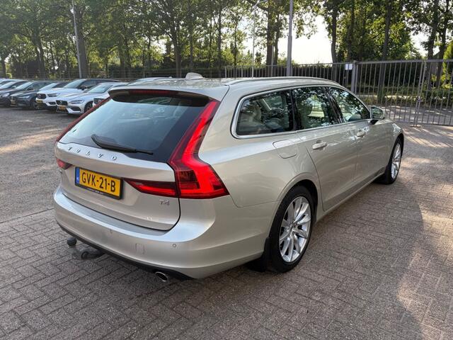 Volvo V90 T4 Momentum Pilot Assist