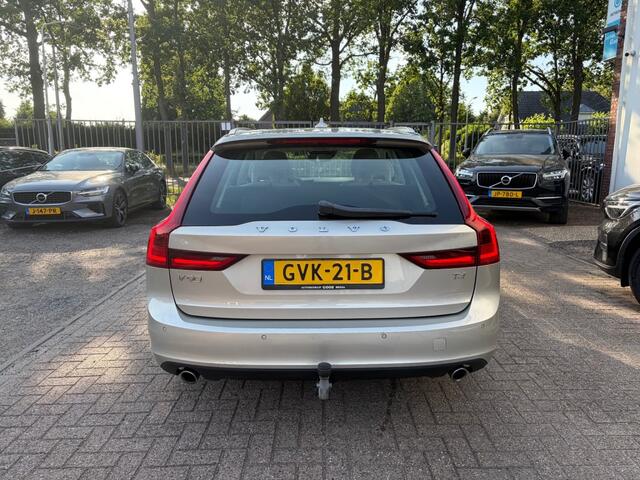 Volvo V90 T4 Momentum Pilot Assist