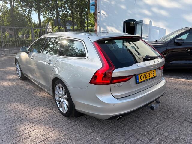 Volvo V90 T4 Momentum Pilot Assist