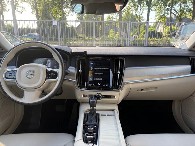Volvo V90 T4 Momentum Pilot Assist