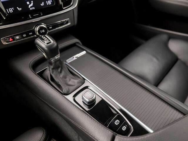 Volvo V90 2.0 T4 Momentum Sport 190Pk Automaat (APPLE CARPLAY, GROOT NAVI, LEDER, STOELVERWARMING ACHTER, MEMORY SEATS, ELEK ACHTERKLEP, NIEUWE APK, NIEUWSTAAT)