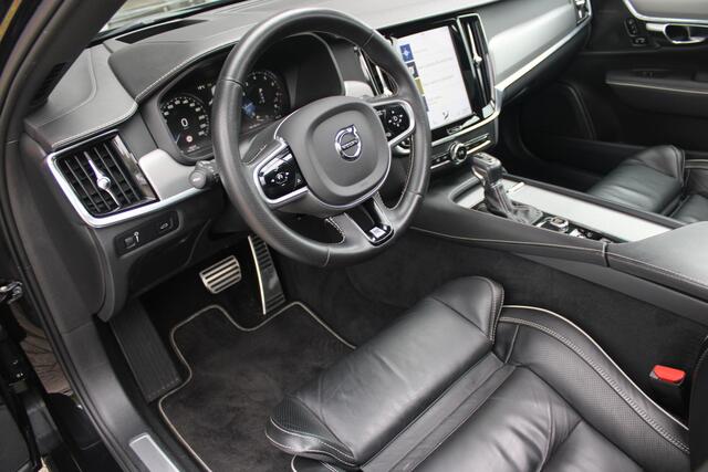 Volvo V90 2.0 T4 190PK R-Design | PANORAMISCH SCHUIF/KANTEL DAK | HARMAN KARDON PREMIUM AUDIO | ELEKTRSICHE VOORSTOELEN MET GEHEUGEN FUNCTIE | STOEL/STUUR VERWARMING | ACHTERBANK VERWARMING | HEAD-UP DISPLAY | MISTLAMPEN VOOR | KEYLESS ENTRY / START | APPLE CARPLAY