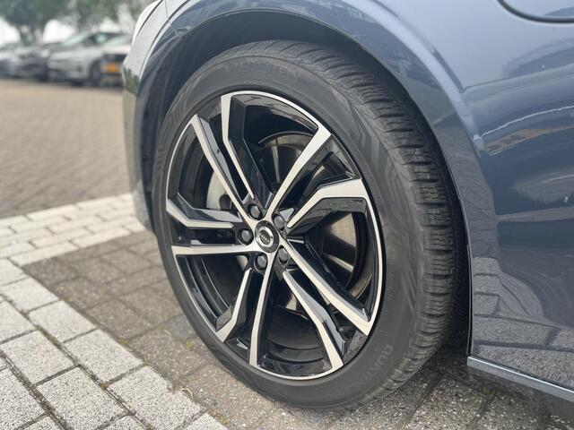 Volvo V90 T8 Plug-in hybrid AWD Ultra Dark | Luchtvering | Bowers & Wilkins | Massagestoelen | Panoramadak | Trekhaak |