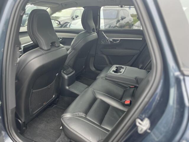 Volvo V90 T8 Plug-in hybrid AWD Ultra Dark | Luchtvering | Bowers & Wilkins | Massagestoelen | Panoramadak | Trekhaak |