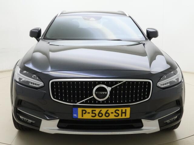 Volvo V90 Cross Country T5 251pk AWD Pro / Geventileerde stoelen / 360 graden camera / BLIS / Keyles entry / Trekhaak /