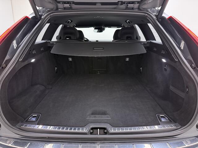 Volvo V90 Cross Country T5 251pk AWD Pro / Geventileerde stoelen / 360 graden camera / BLIS / Keyles entry / Trekhaak /