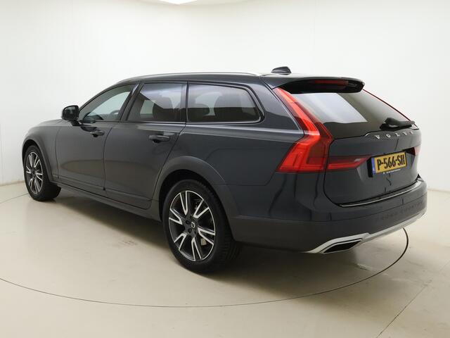 Volvo V90 Cross Country T5 251pk AWD Pro / Geventileerde stoelen / 360 graden camera / BLIS / Keyles entry / Trekhaak /