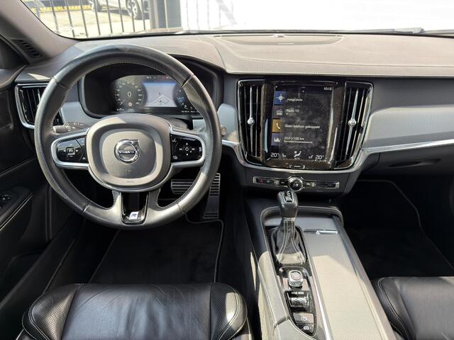 Volvo V90 2.0 T4 Business Sport | R-Design | Parkeersensoren | Keyless Entry | Elektrische Achterklep | Sportstoelen | Nappaleder | Navigatie | Apple Carplay | Android Auto | Stoelverwarming | Cruise Control Adaptief | BLIS | Elektrisch Verstelbare Voorstoelen