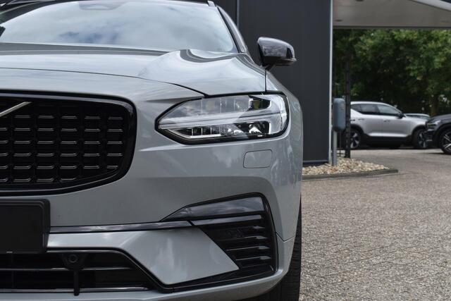 Volvo V90 T8 Plug-in hybrid AWD Ultra Dark | Luchtvering | Trekhaak | Panoramadak | Head up display | Verwarmbare voorstoelen met massagefunctie | Premium audio by Bowers&Wilkins | Interieur voorverwarming