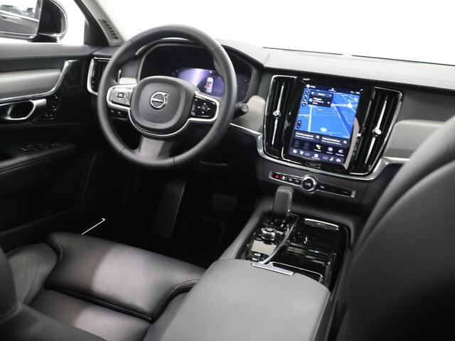 Volvo V90 2.0 T6 Plug-in hybrid AWD Plus Bright | Panoramadak | Trekhaak | Full Led Koplapen| Camera | Verwarmde achterbank | Apple CarPlay/Android Auto | Harman/Kardon Audio | Comfortstoelen | Adaptieve Cruise Control | DAB | Ele. verstelbare stoelen + Geheugen | 