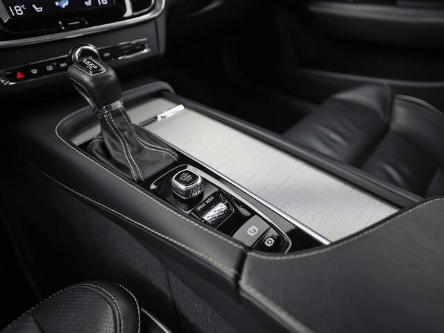 Volvo V90 2.0 T4 R-Design Automaat 190Pk (PANORAMADAK, HARMAN/KARDON, MEMORY SEATS, APPLE CARPLAY, CAMERA, STOELVERWARMING, LEDER, NIEUWE APK, NIEUWSTAAT)