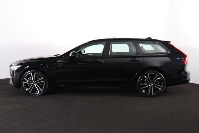 Volvo V90 T8 Recharge AWD Ultra Dark - Luchtvering - Panorama/schuifdak - IntelliSafe Assist & Surround - 360º Camera - Bowers & Wilkins audio - Adaptieve LED koplampen - Verwarmde voorstoelen, stuur & achterbank - Parkeersensoren voor & achter - Elektr. bedienb. voorstoelen met geheugen - Geventileerde voorstoelen - Head up display - Inklapbare trekhaak - 20' LMV