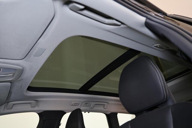 Volvo V90 T8 Recharge AWD Ultra Dark - Luchtvering - Panorama/schuifdak - IntelliSafe Assist & Surround - 360º Camera - Bowers & Wilkins audio - Adaptieve LED koplampen - Verwarmde voorstoelen, stuur & achterbank - Parkeersensoren voor & achter - Elektr. bedienb. voorstoelen met geheugen - Geventileerde voorstoelen - Head up display - Inklapbare trekhaak - 20' LMV